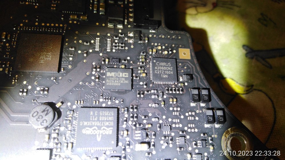 EFI-Chip-Log.Board-A1419-820-00291-A.jpg